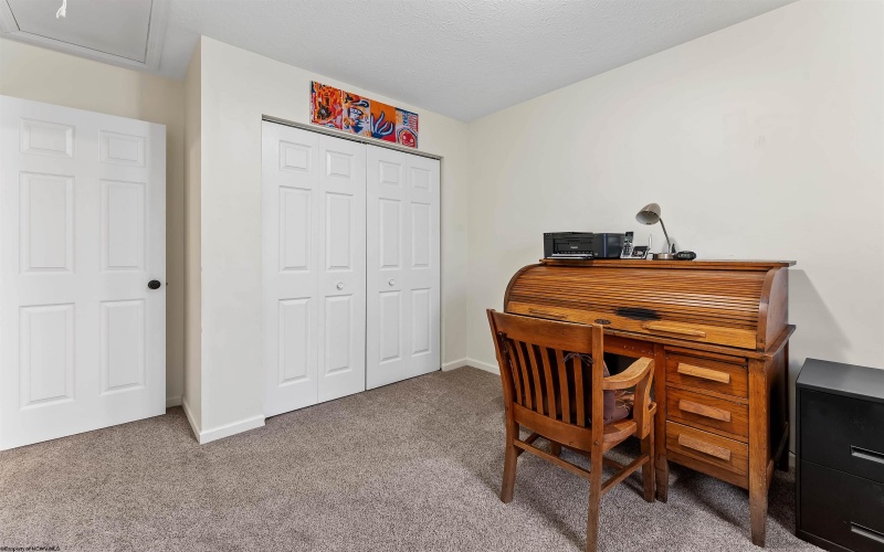 5 Monument Lane, Morgantown, West Virginia 26508, 3 Bedrooms Bedrooms, 7 Rooms Rooms,3 BathroomsBathrooms,Single Family Detached,For Sale,Monument,0,10165821