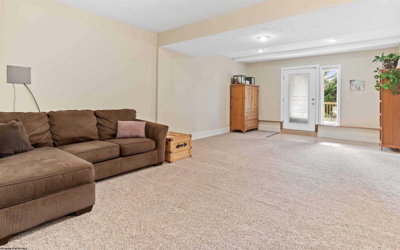 5 Monument Lane, Morgantown, West Virginia 26508, 3 Bedrooms Bedrooms, 7 Rooms Rooms,3 BathroomsBathrooms,Single Family Detached,For Sale,Monument,0,10165821