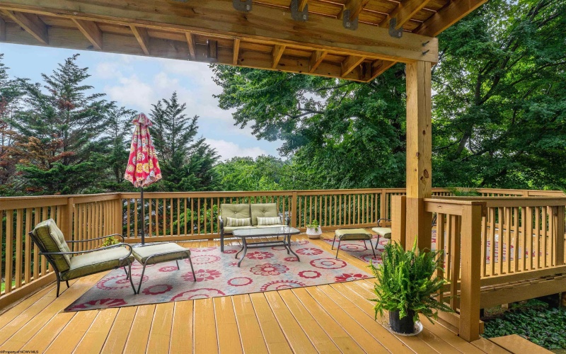 5 Monument Lane, Morgantown, West Virginia 26508, 3 Bedrooms Bedrooms, 7 Rooms Rooms,3 BathroomsBathrooms,Single Family Detached,For Sale,Monument,0,10165821