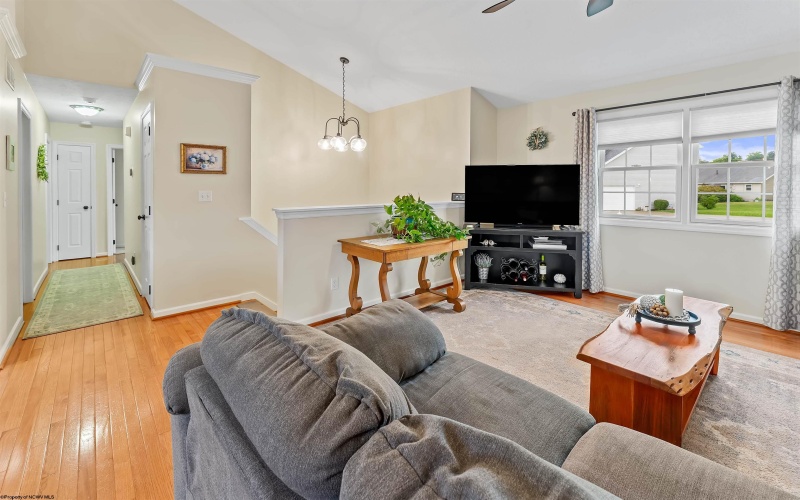 5 Monument Lane, Morgantown, West Virginia 26508, 3 Bedrooms Bedrooms, 7 Rooms Rooms,3 BathroomsBathrooms,Single Family Detached,For Sale,Monument,0,10165821