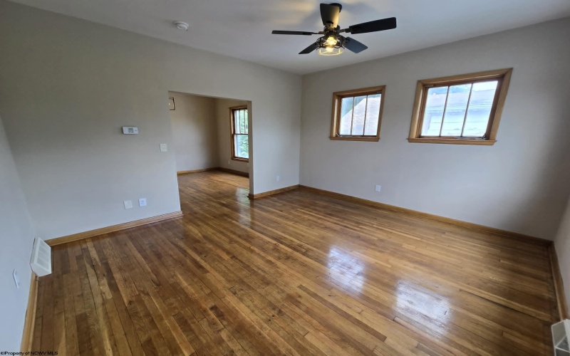 112 Duncan Avenue, Clarksburg, West Virginia 26301, 3 Bedrooms Bedrooms, 6 Rooms Rooms,2 BathroomsBathrooms,Single Family Detached,For Sale,Duncan,0,10165820