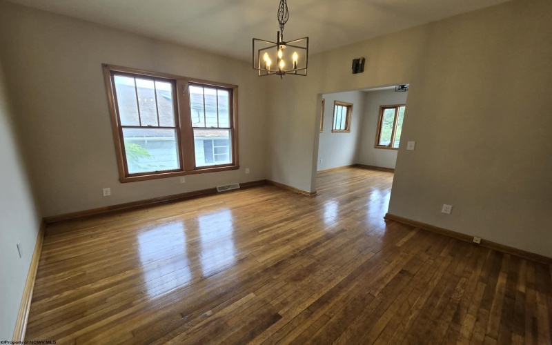 112 Duncan Avenue, Clarksburg, West Virginia 26301, 3 Bedrooms Bedrooms, 6 Rooms Rooms,2 BathroomsBathrooms,Single Family Detached,For Sale,Duncan,0,10165820