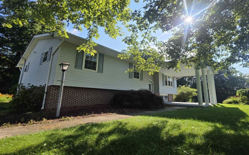 430 Main Street, Kingwood, West Virginia 26537, 3 Bedrooms Bedrooms, 9 Rooms Rooms,3 BathroomsBathrooms,Single Family Detached,For Sale,Main,0,10165825
