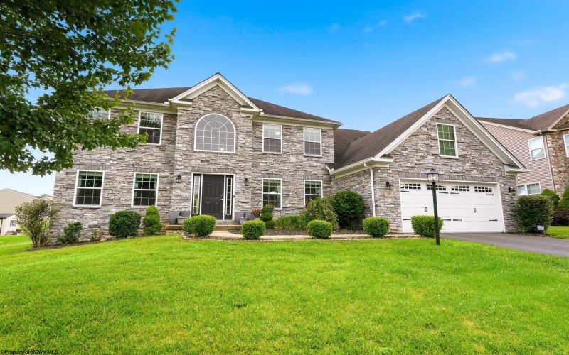 39 Bancroft Court, Bridgeport, West Virginia 26330, 6 Bedrooms Bedrooms, 10 Rooms Rooms,4 BathroomsBathrooms,Single Family Detached,For Sale,Bancroft,0,10165836