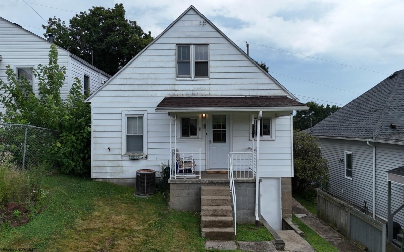317 Indiana Avenue, Nutter Fort, West Virginia 26301-0000, 2 Bedrooms Bedrooms, 7 Rooms Rooms,1 BathroomBathrooms,Single Family Detached,For Sale,Indiana,0,10165840