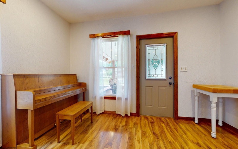 221 Meadow Avenue, Mannington, West Virginia 26582, 2 Bedrooms Bedrooms, 7 Rooms Rooms,1 BathroomBathrooms,Single Family Detached,For Sale,Meadow,0,10165838