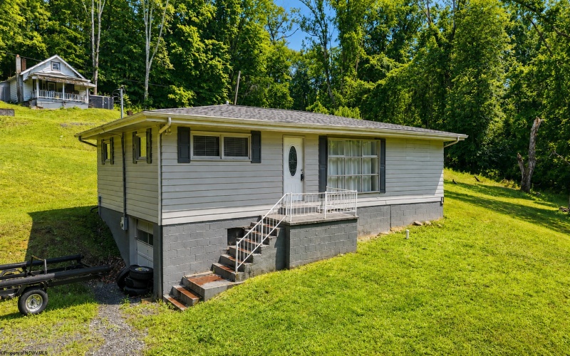 635 Boyce Road, Grafton, West Virginia 26354, 3 Bedrooms Bedrooms, 6 Rooms Rooms,1 BathroomBathrooms,Single Family Detached,For Sale,Boyce,0,10165837