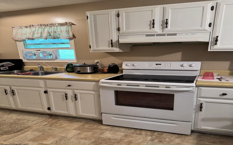 403 Adair Street, Terra Alta, West Virginia 26764, 3 Bedrooms Bedrooms, 6 Rooms Rooms,1 BathroomBathrooms,Single Family Detached,For Sale,Adair,0,10165844