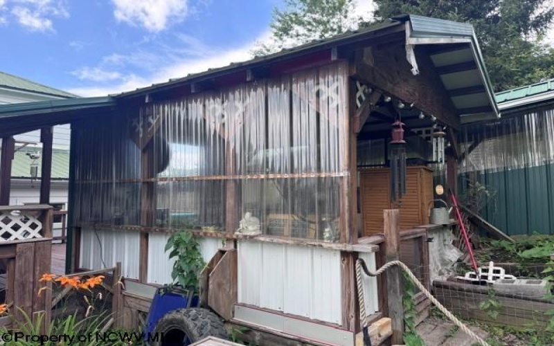 138 Brown Street, Thomas, West Virginia 26292, 4 Bedrooms Bedrooms, 11 Rooms Rooms,2 BathroomsBathrooms,Single Family Detached,For Sale,Brown,0,10165841