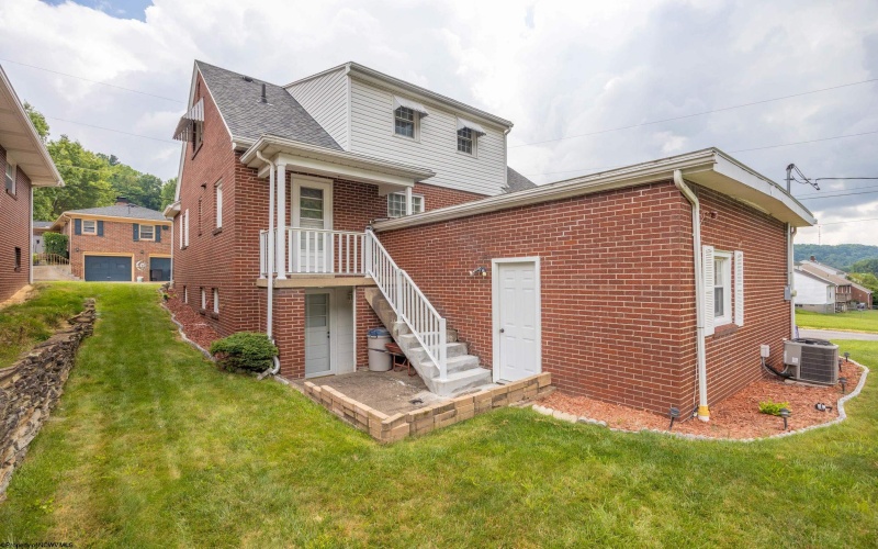 901 Duff Avenue, Clarksburg, West Virginia 26301, 3 Bedrooms Bedrooms, 8 Rooms Rooms,2 BathroomsBathrooms,Single Family Detached,For Sale,Duff,0,10165849