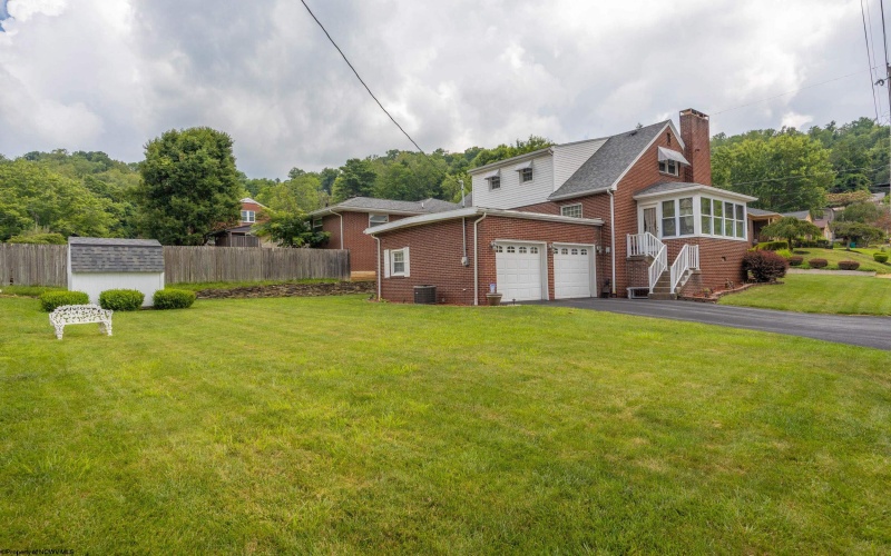 901 Duff Avenue, Clarksburg, West Virginia 26301, 3 Bedrooms Bedrooms, 8 Rooms Rooms,2 BathroomsBathrooms,Single Family Detached,For Sale,Duff,0,10165849