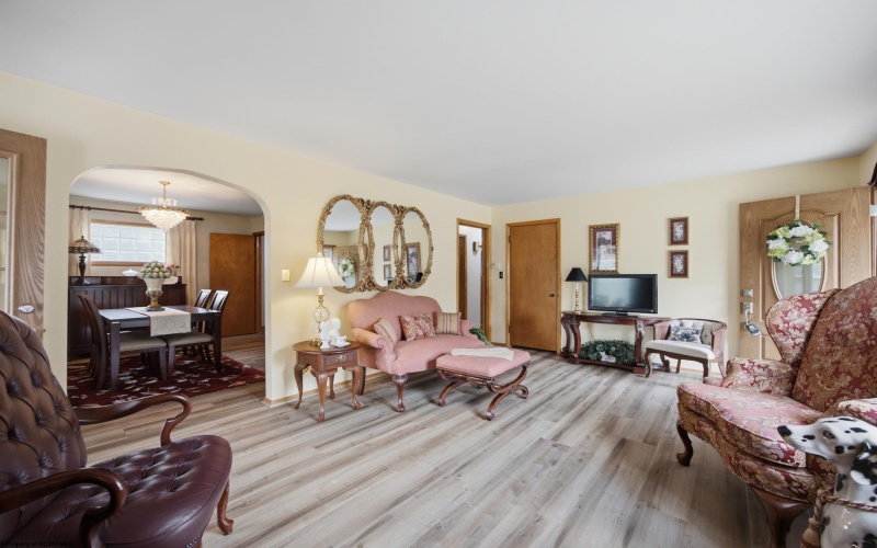 901 Duff Avenue, Clarksburg, West Virginia 26301, 3 Bedrooms Bedrooms, 8 Rooms Rooms,2 BathroomsBathrooms,Single Family Detached,For Sale,Duff,0,10165849