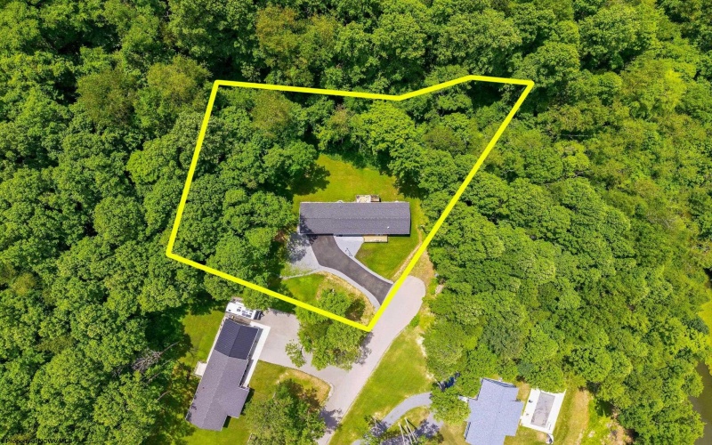 65 Holleran Heights, Kingwood, West Virginia 26537, 3 Bedrooms Bedrooms, 7 Rooms Rooms,2 BathroomsBathrooms,Single Family Detached,For Sale,Holleran,0,10165848