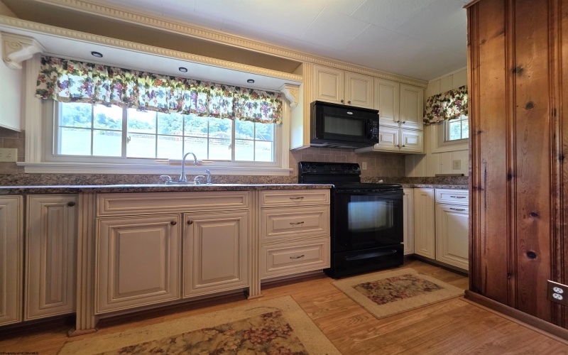 202 Main Street, Idamay, West Virginia 26576, 2 Bedrooms Bedrooms, 5 Rooms Rooms,1 BathroomBathrooms,Single Family Detached,For Sale,Main,0,10165846