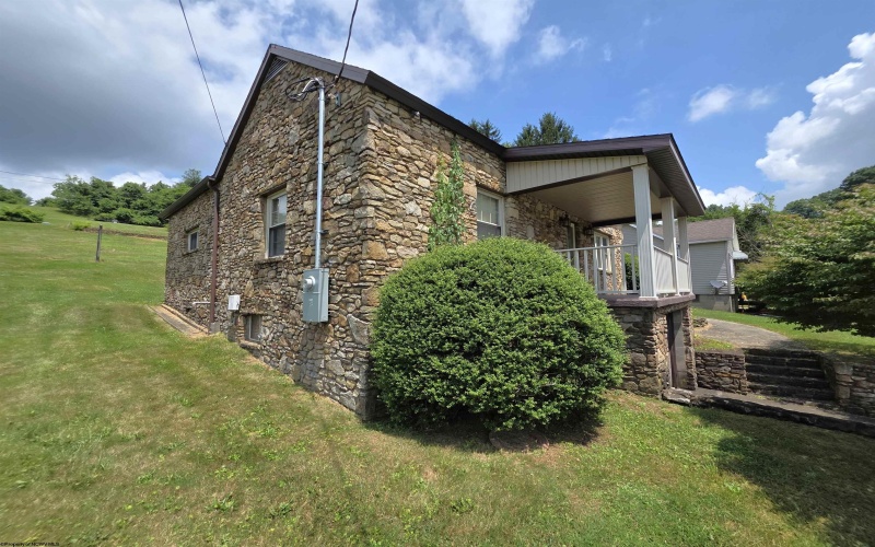202 Main Street, Idamay, West Virginia 26576, 2 Bedrooms Bedrooms, 5 Rooms Rooms,1 BathroomBathrooms,Single Family Detached,For Sale,Main,0,10165846