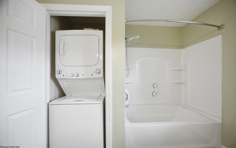 79 Barrington Court, Bridgeport, West Virginia 26330, 2 Bedrooms Bedrooms, 5 Rooms Rooms,1 BathroomBathrooms,Single Family Attached,For Sale,Barrington,0,10165850 79 Barrington Court, Bridgeport, West Virginia 26330, 2 Bedrooms Bedrooms, 5 Rooms Rooms,1 BathroomBathrooms,Single Family Attached,For Sale,Barrington,0,10165850