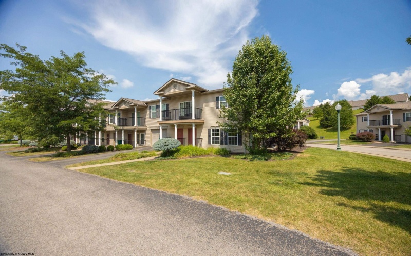 79 Barrington Court, Bridgeport, West Virginia 26330, 2 Bedrooms Bedrooms, 5 Rooms Rooms,1 BathroomBathrooms,Single Family Attached,For Sale,Barrington,0,10165850 79 Barrington Court, Bridgeport, West Virginia 26330, 2 Bedrooms Bedrooms, 5 Rooms Rooms,1 BathroomBathrooms,Single Family Attached,For Sale,Barrington,0,10165850