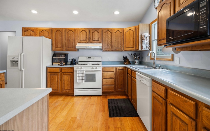 3505 Maple Court, Morgantown, West Virginia 26508, 4 Bedrooms Bedrooms, 8 Rooms Rooms,3 BathroomsBathrooms,Single Family Detached,For Sale,Maple,0,10165862