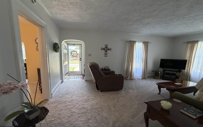 616 3rd Avenue, Paden City, West Virginia 26159, 3 Bedrooms Bedrooms, 7 Rooms Rooms,1 BathroomBathrooms,Single Family Detached,For Sale,3rd,0,10165868