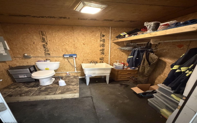 25 Arrowhead Lane, Dryfork, West Virginia 26263, 0 , 0 ,0,Multi-unit/income,For Sale,Arrowhead,0,10165874