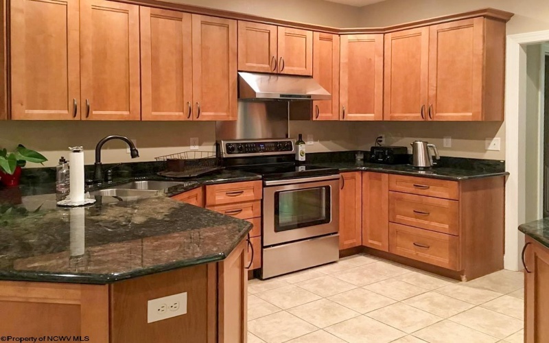 198 Donna Avenue, Morgantown, West Virginia 26505, 4 Bedrooms Bedrooms, 7 Rooms Rooms,3 BathroomsBathrooms,Residential Rentals,For Rent,Donna,0,10165879