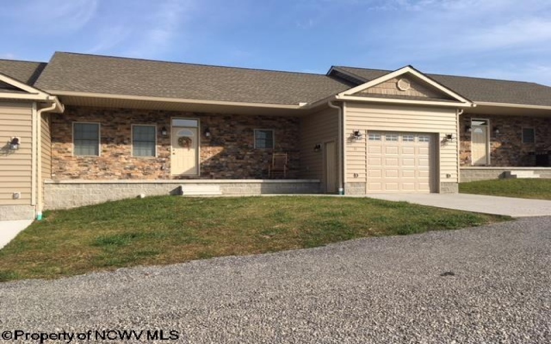 17 Casual Street, Buckhannon, West Virginia 26201, 2 Bedrooms Bedrooms, 5 Rooms Rooms,2 BathroomsBathrooms,Residential Rentals,For Rent,Casual,0,10165880