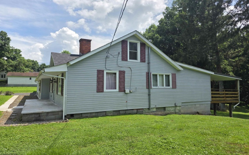 70 Greenbrier Drive, Lost Creek, West Virginia 26385, 3 Bedrooms Bedrooms, 9 Rooms Rooms,2 BathroomsBathrooms,Single Family Detached,For Sale,Greenbrier,0,10165878