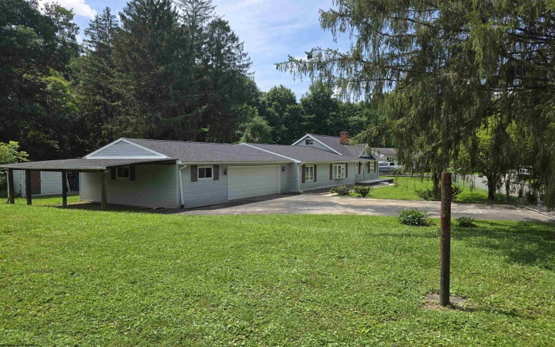 70 Greenbrier Drive, Lost Creek, West Virginia 26385, 3 Bedrooms Bedrooms, 9 Rooms Rooms,2 BathroomsBathrooms,Single Family Detached,For Sale,Greenbrier,0,10165878