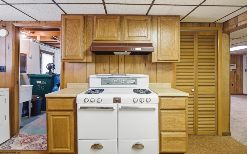 702 Lawman Avenue, Bridgeport, West Virginia 26330, 3 Bedrooms Bedrooms, 5 Rooms Rooms,2 BathroomsBathrooms,Single Family Detached,For Sale,Lawman,0,10164368