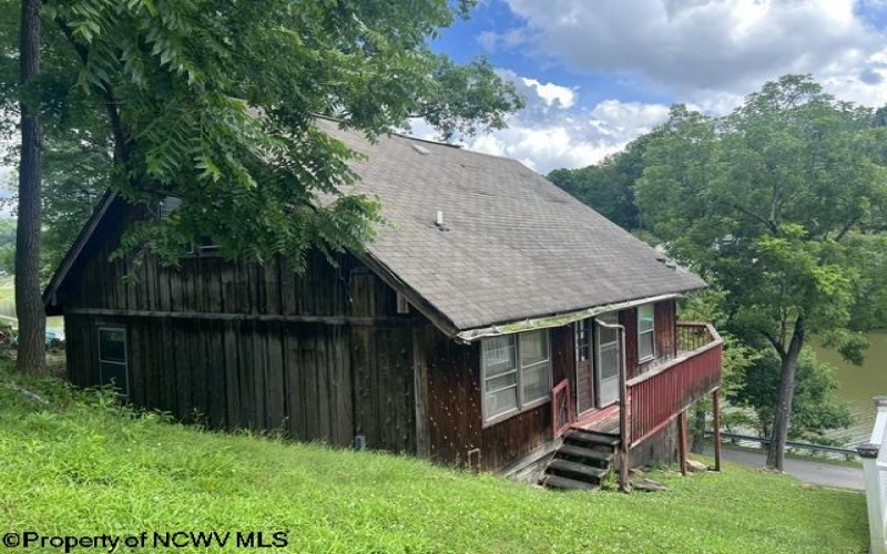 564 Maple Lake Road, Bridgeport, West Virginia 26330, 3 Bedrooms Bedrooms, 5 Rooms Rooms,1 BathroomBathrooms,Single Family Detached,For Sale,Maple Lake,0,10165877