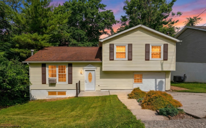 917 Revere Street, Morgantown, West Virginia 26505, 3 Bedrooms Bedrooms, 7 Rooms Rooms,2 BathroomsBathrooms,Single Family Detached,For Sale,Revere,0,10165873