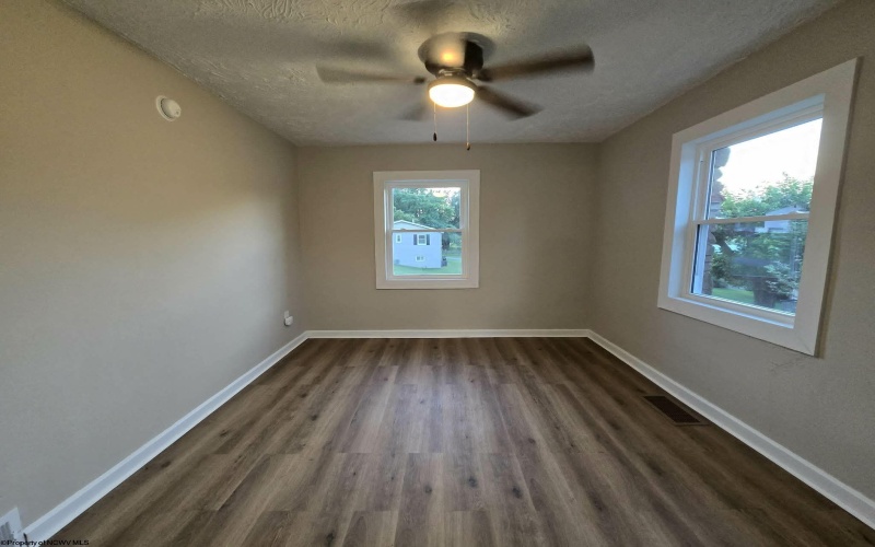 1529 Fairmont Avenue, Fairmont, West Virginia 26554, 3 Bedrooms Bedrooms, 5 Rooms Rooms,1 BathroomBathrooms,Single Family Detached,For Sale,Fairmont,0,10165872