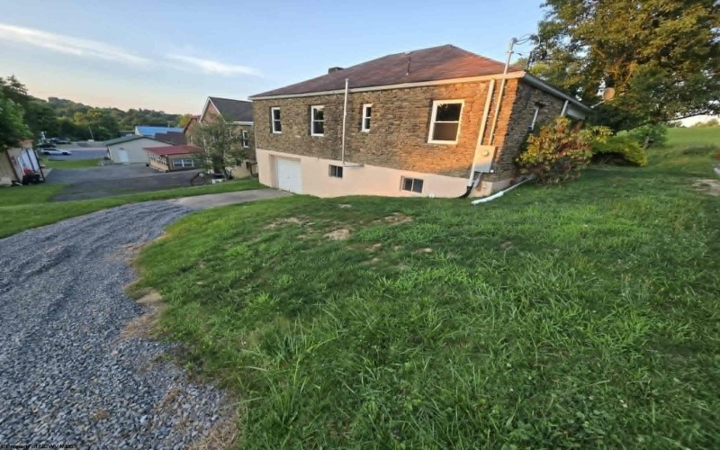 1529 Fairmont Avenue, Fairmont, West Virginia 26554, 3 Bedrooms Bedrooms, 5 Rooms Rooms,1 BathroomBathrooms,Single Family Detached,For Sale,Fairmont,0,10165872