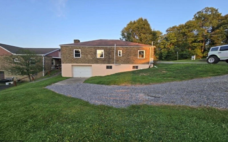 1529 Fairmont Avenue, Fairmont, West Virginia 26554, 3 Bedrooms Bedrooms, 5 Rooms Rooms,1 BathroomBathrooms,Single Family Detached,For Sale,Fairmont,0,10165872