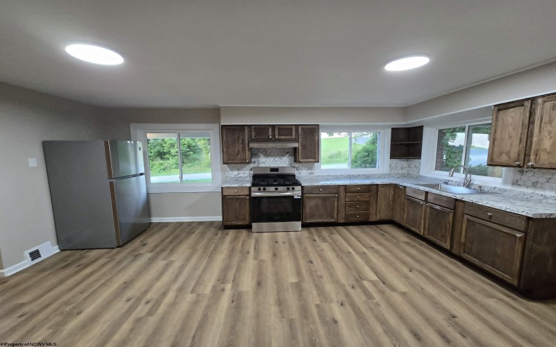 1529 Fairmont Avenue, Fairmont, West Virginia 26554, 3 Bedrooms Bedrooms, 5 Rooms Rooms,1 BathroomBathrooms,Single Family Detached,For Sale,Fairmont,0,10165872
