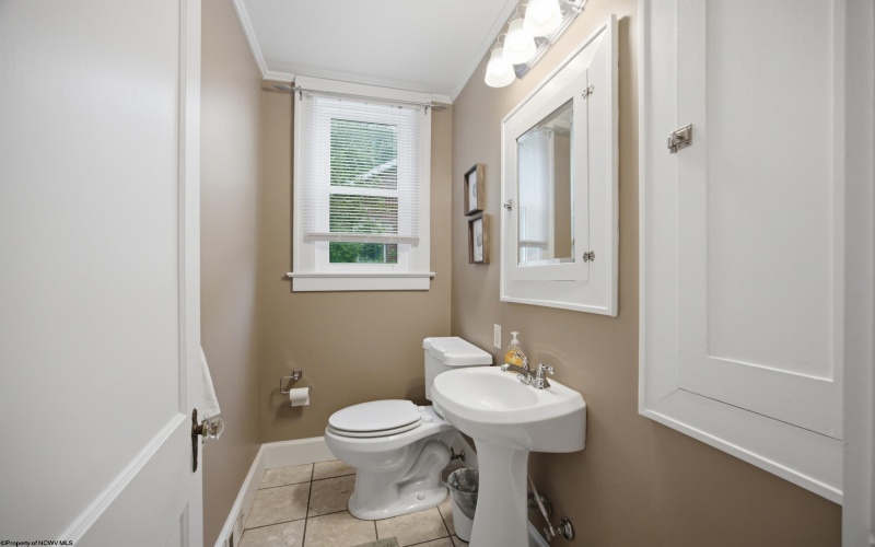 649 Court Avenue, Weston, West Virginia 26452, 4 Bedrooms Bedrooms, 8 Rooms Rooms,1 BathroomBathrooms,Single Family Detached,For Sale,Court,0,10165876