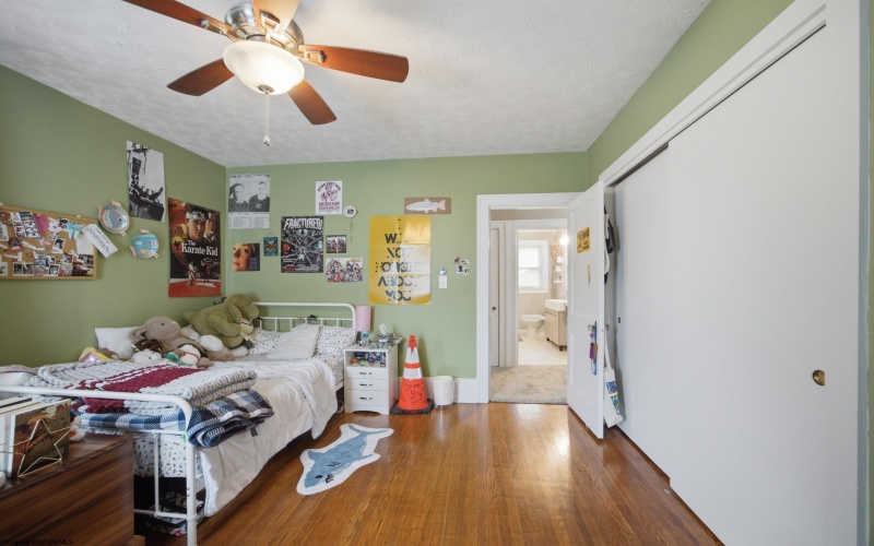 649 Court Avenue, Weston, West Virginia 26452, 4 Bedrooms Bedrooms, 8 Rooms Rooms,1 BathroomBathrooms,Single Family Detached,For Sale,Court,0,10165876