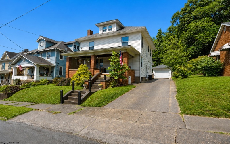 649 Court Avenue, Weston, West Virginia 26452, 4 Bedrooms Bedrooms, 8 Rooms Rooms,1 BathroomBathrooms,Single Family Detached,For Sale,Court,0,10165876