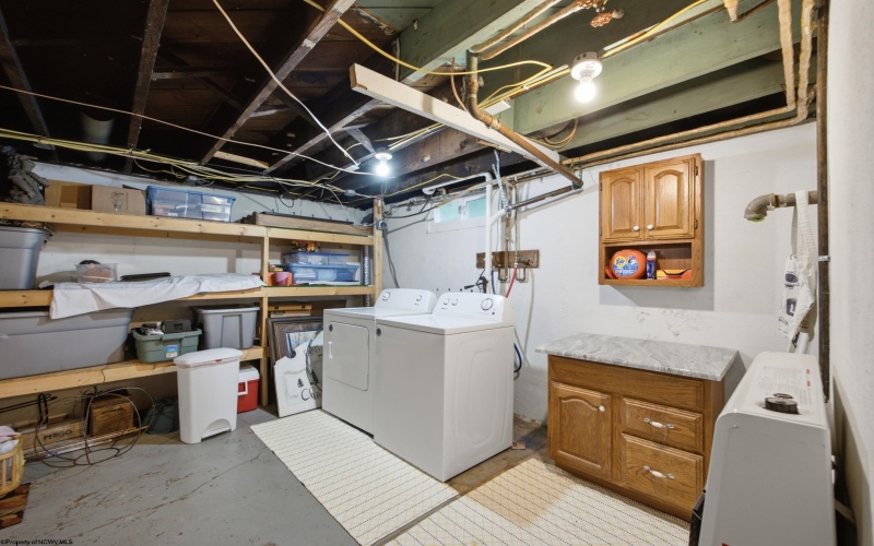 649 Court Avenue, Weston, West Virginia 26452, 4 Bedrooms Bedrooms, 8 Rooms Rooms,1 BathroomBathrooms,Single Family Detached,For Sale,Court,0,10165876