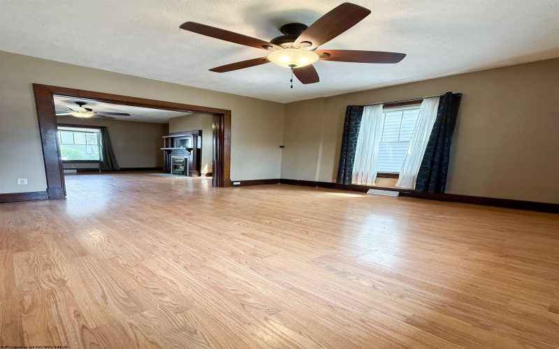 313 Maryland Avenue, Fairmont, West Virginia 26554, 3 Bedrooms Bedrooms, 9 Rooms Rooms,1 BathroomBathrooms,Single Family Detached,For Sale,Maryland,0,10165889