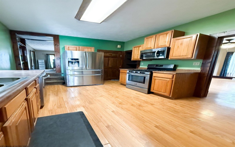 313 Maryland Avenue, Fairmont, West Virginia 26554, 3 Bedrooms Bedrooms, 9 Rooms Rooms,1 BathroomBathrooms,Single Family Detached,For Sale,Maryland,0,10165889