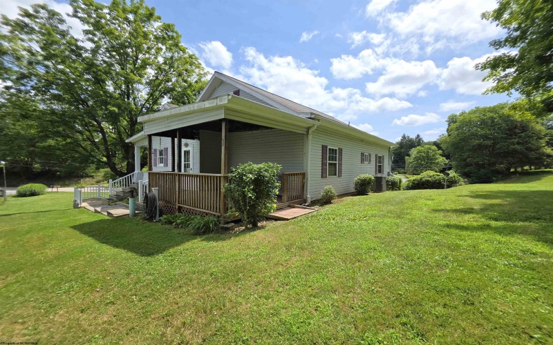 2222 Pleasant Valley Road, Fairmont, West Virginia 26554, 3 Bedrooms Bedrooms, 7 Rooms Rooms,1 BathroomBathrooms,Single Family Detached,For Sale,Pleasant Valley,0,10165915