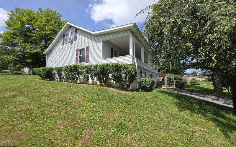 2222 Pleasant Valley Road, Fairmont, West Virginia 26554, 3 Bedrooms Bedrooms, 7 Rooms Rooms,1 BathroomBathrooms,Single Family Detached,For Sale,Pleasant Valley,0,10165915