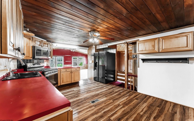 531 Camden Avenue, Fairmont, West Virginia 26554, 2 Bedrooms Bedrooms, 6 Rooms Rooms,2 BathroomsBathrooms,Single Family Detached,For Sale,Camden,0,10165912