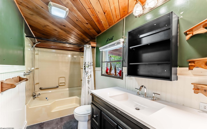 531 Camden Avenue, Fairmont, West Virginia 26554, 2 Bedrooms Bedrooms, 6 Rooms Rooms,2 BathroomsBathrooms,Single Family Detached,For Sale,Camden,0,10165912