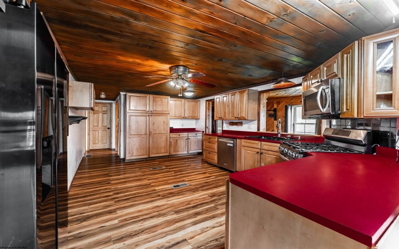 531 Camden Avenue, Fairmont, West Virginia 26554, 2 Bedrooms Bedrooms, 6 Rooms Rooms,2 BathroomsBathrooms,Single Family Detached,For Sale,Camden,0,10165912