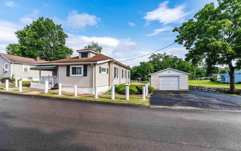 623 Church Avenue, Masontown, Pennsylvania 15461, 3 Bedrooms Bedrooms, 6 Rooms Rooms,1 BathroomBathrooms,Single Family Detached,For Sale,Church,0,10165899 623 Church Avenue, Masontown, Pennsylvania 15461, 3 Bedrooms Bedrooms, 6 Rooms Rooms,1 BathroomBathrooms,Single Family Detached,For Sale,Church,0,10165899