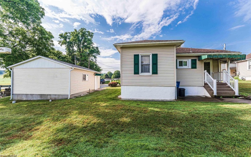 623 Church Avenue, Masontown, Pennsylvania 15461, 3 Bedrooms Bedrooms, 6 Rooms Rooms,1 BathroomBathrooms,Single Family Detached,For Sale,Church,0,10165899 623 Church Avenue, Masontown, Pennsylvania 15461, 3 Bedrooms Bedrooms, 6 Rooms Rooms,1 BathroomBathrooms,Single Family Detached,For Sale,Church,0,10165899