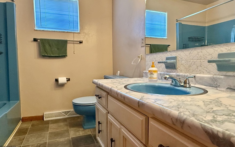 1814 Lafayette Circle, Fairmont, West Virginia 26554, 3 Bedrooms Bedrooms, 5 Rooms Rooms,1 BathroomBathrooms,Single Family Detached,For Sale,Lafayette,0,10165902