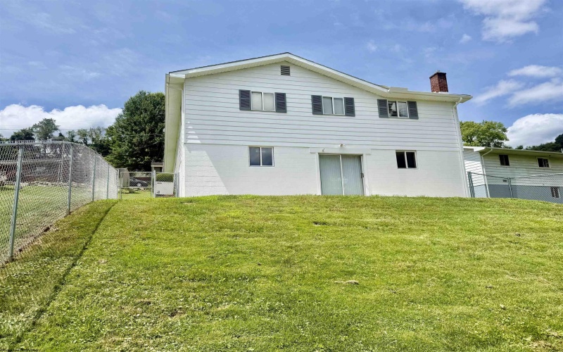 1814 Lafayette Circle, Fairmont, West Virginia 26554, 3 Bedrooms Bedrooms, 5 Rooms Rooms,1 BathroomBathrooms,Single Family Detached,For Sale,Lafayette,0,10165902